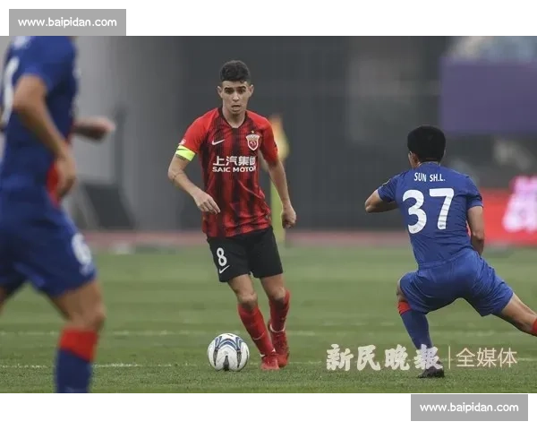 德甲赛场激烈冲突频发红牌引发争议与讨论